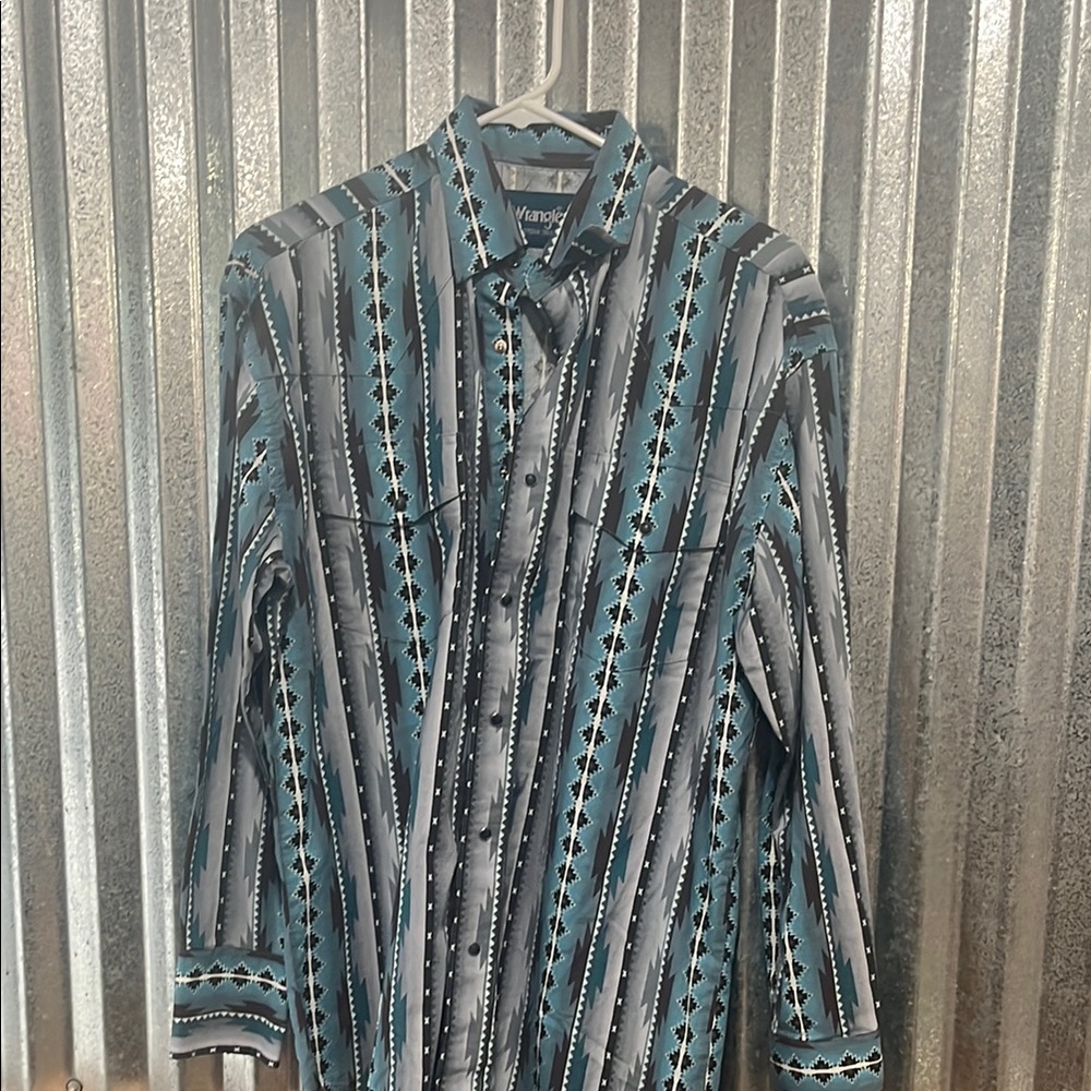 Men's Blue and Gray Patterned Shirt